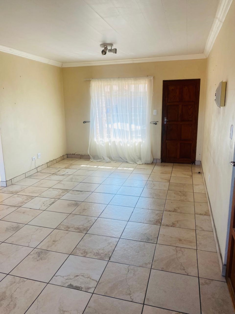 To Let 2 Bedroom Property for Rent in Waterval East North West